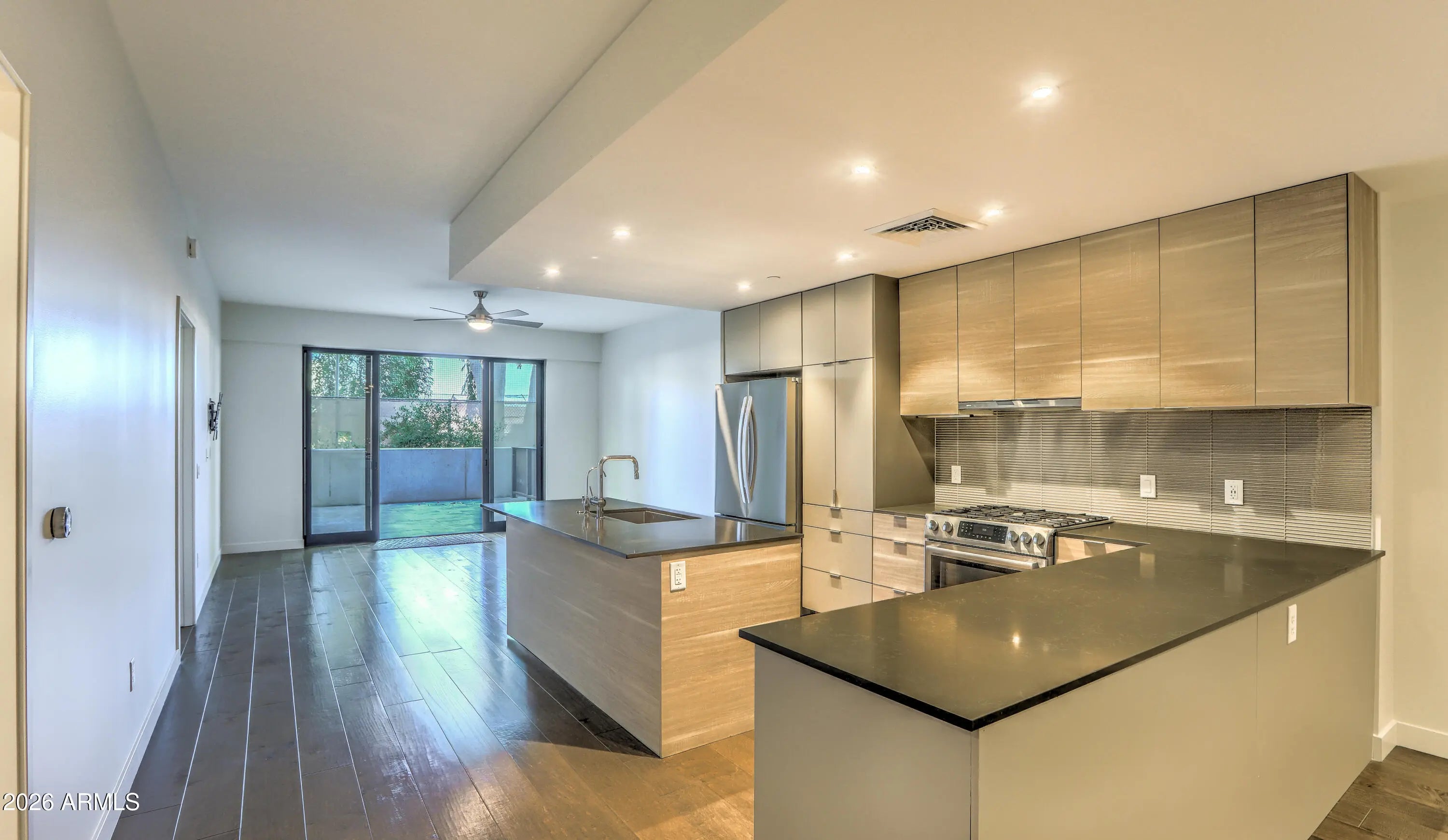 Photo of Listing #6984797