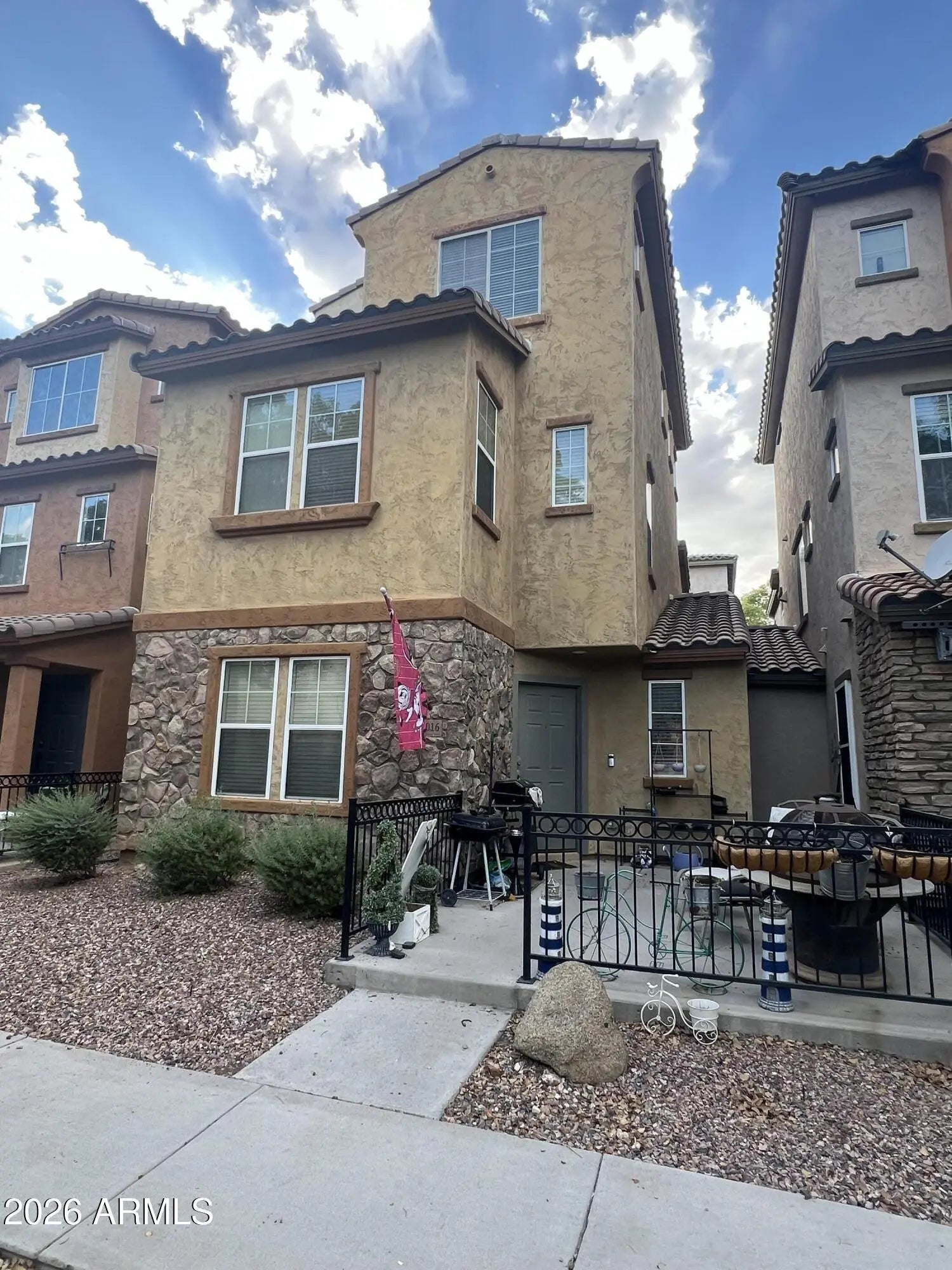 Photo of Listing #6984930