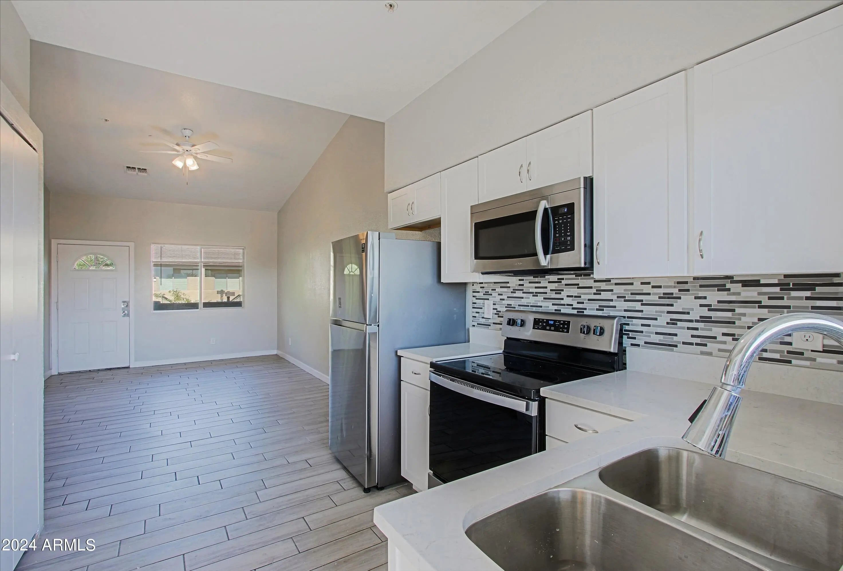 Photo of Listing #6986053