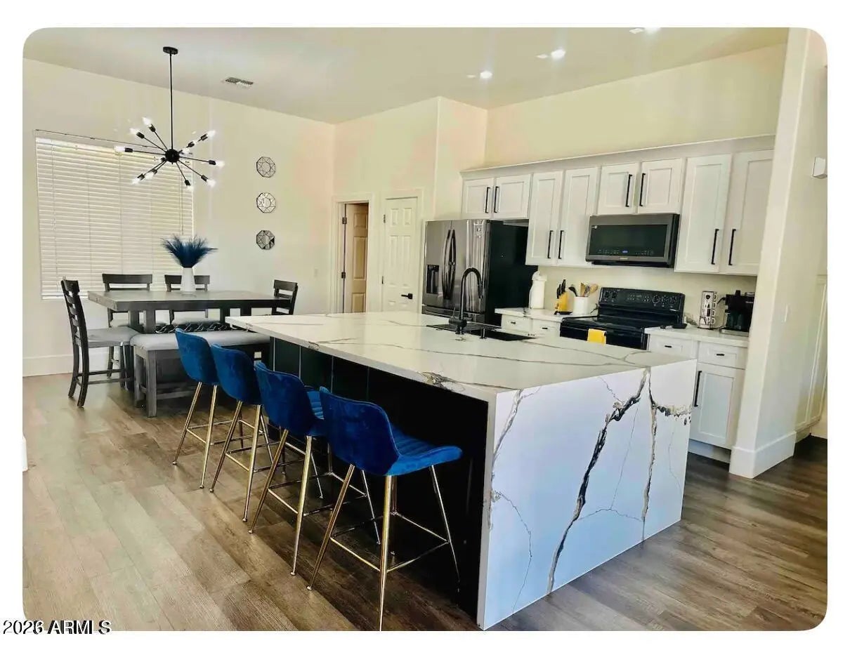 Photo of Listing #6986116