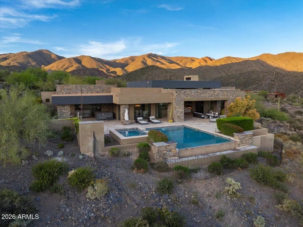 Photo of Listing #6988198