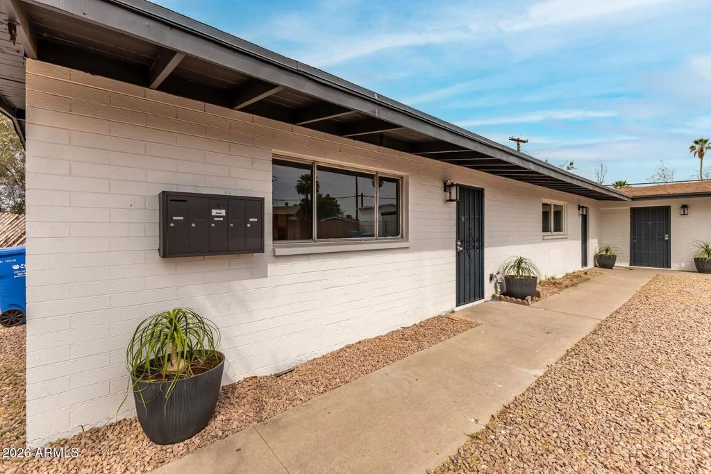 1321 N 48th Place, Phoenix