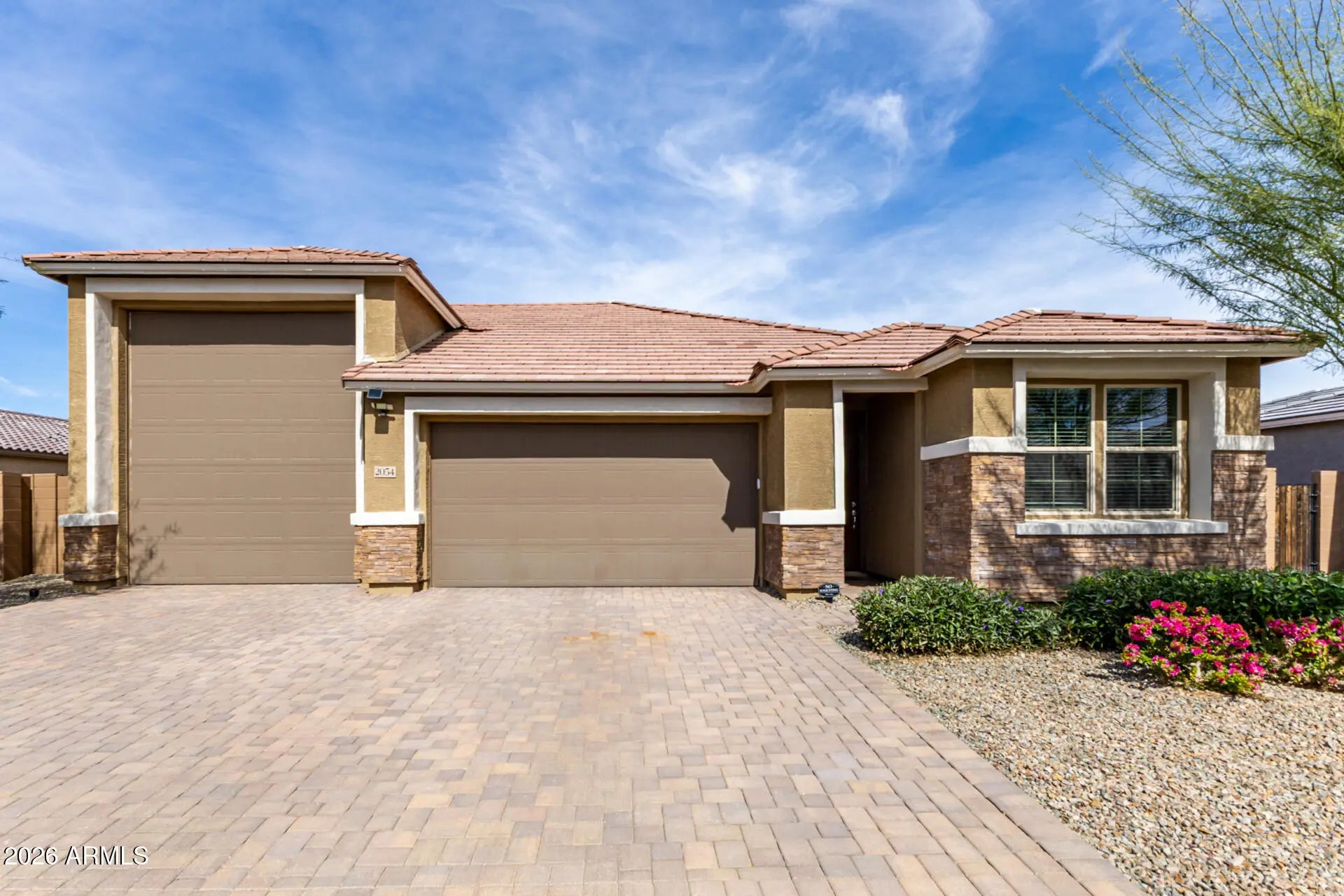 Photo of Listing #6989410