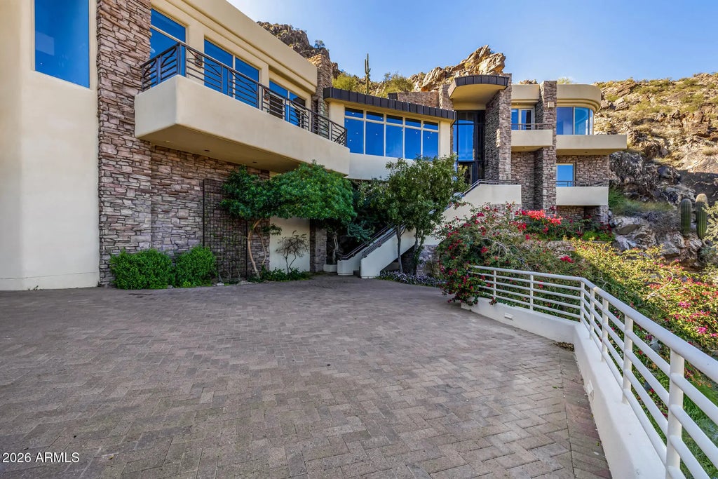 5676 E Cheney Drive, Paradise Valley