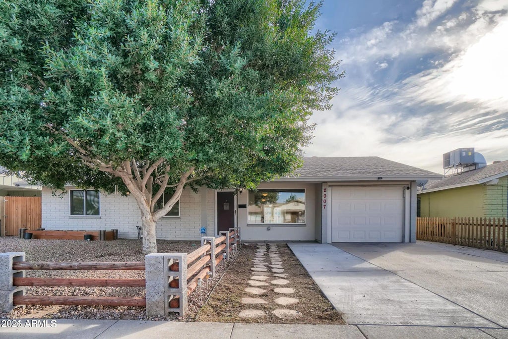 2007 W Dahlia Drive, Phoenix