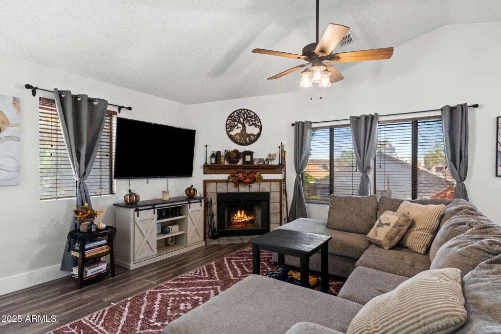 921 S Val Vista Drive (unit 83), Mesa