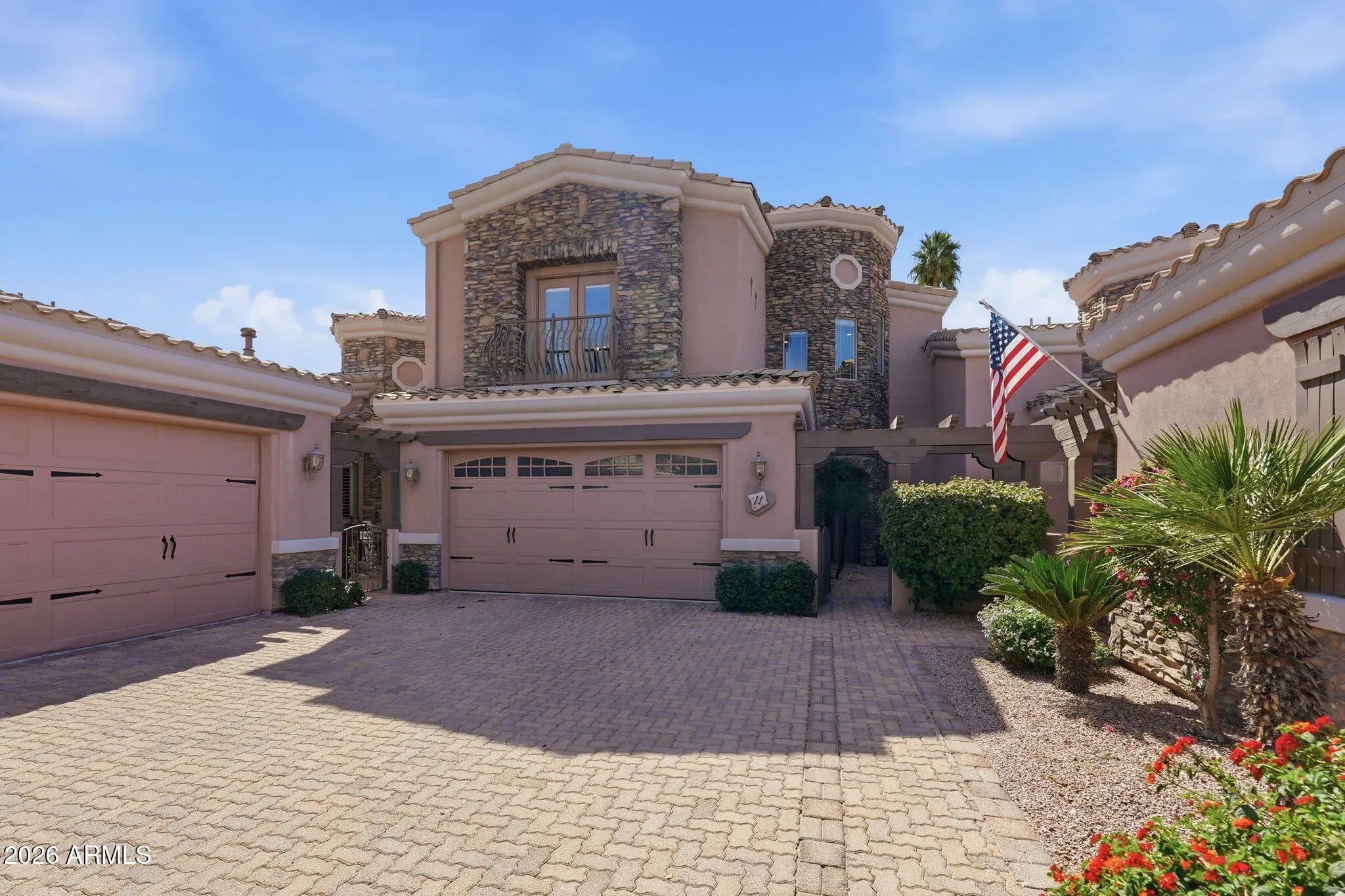 Photo of Listing #6989272