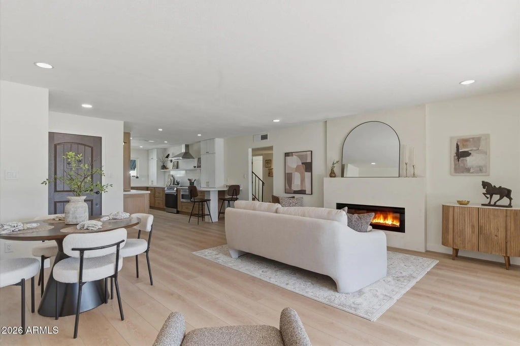 7637 E Thornwood Drive, Scottsdale