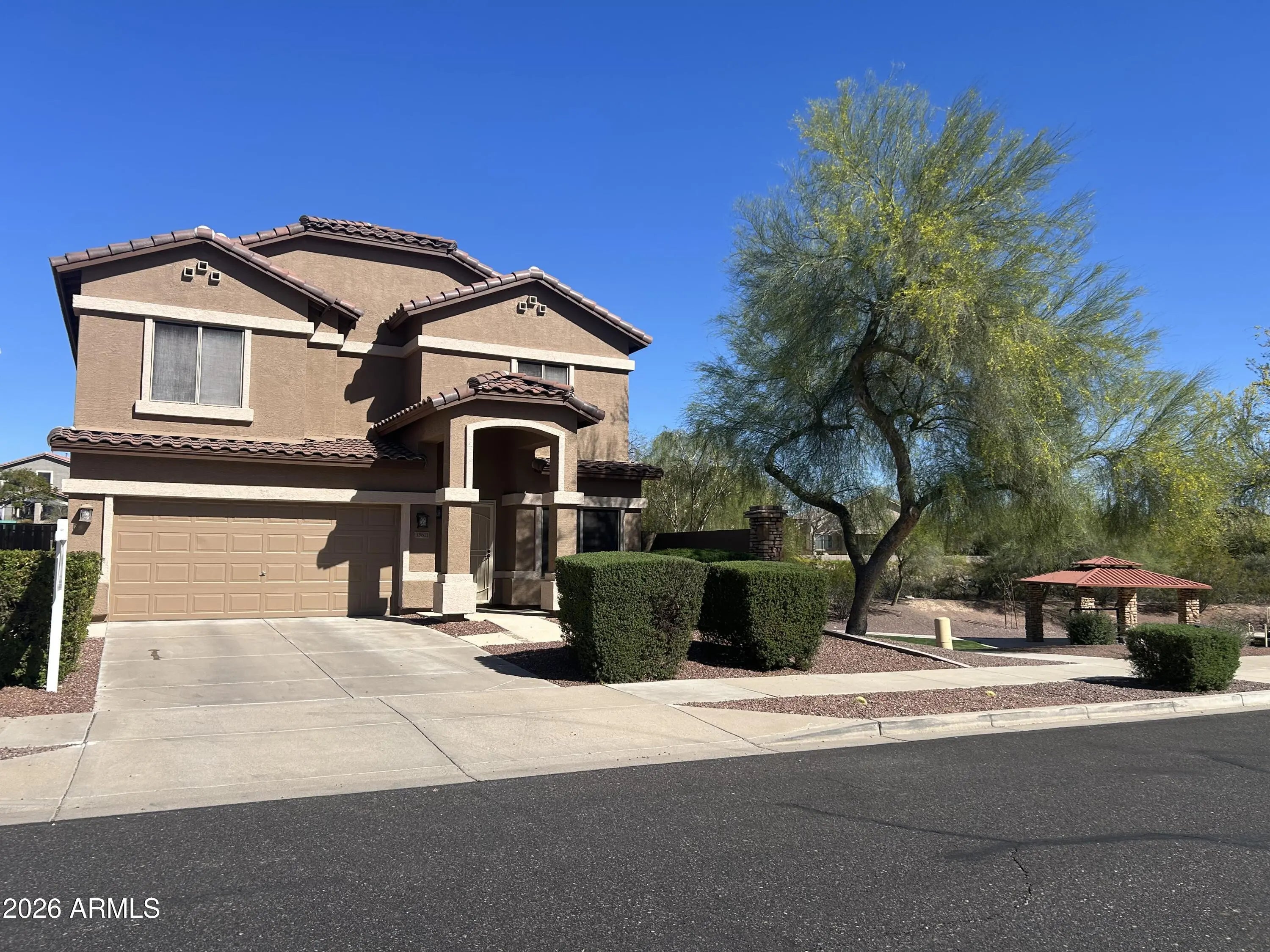 Photo of Listing #6996178