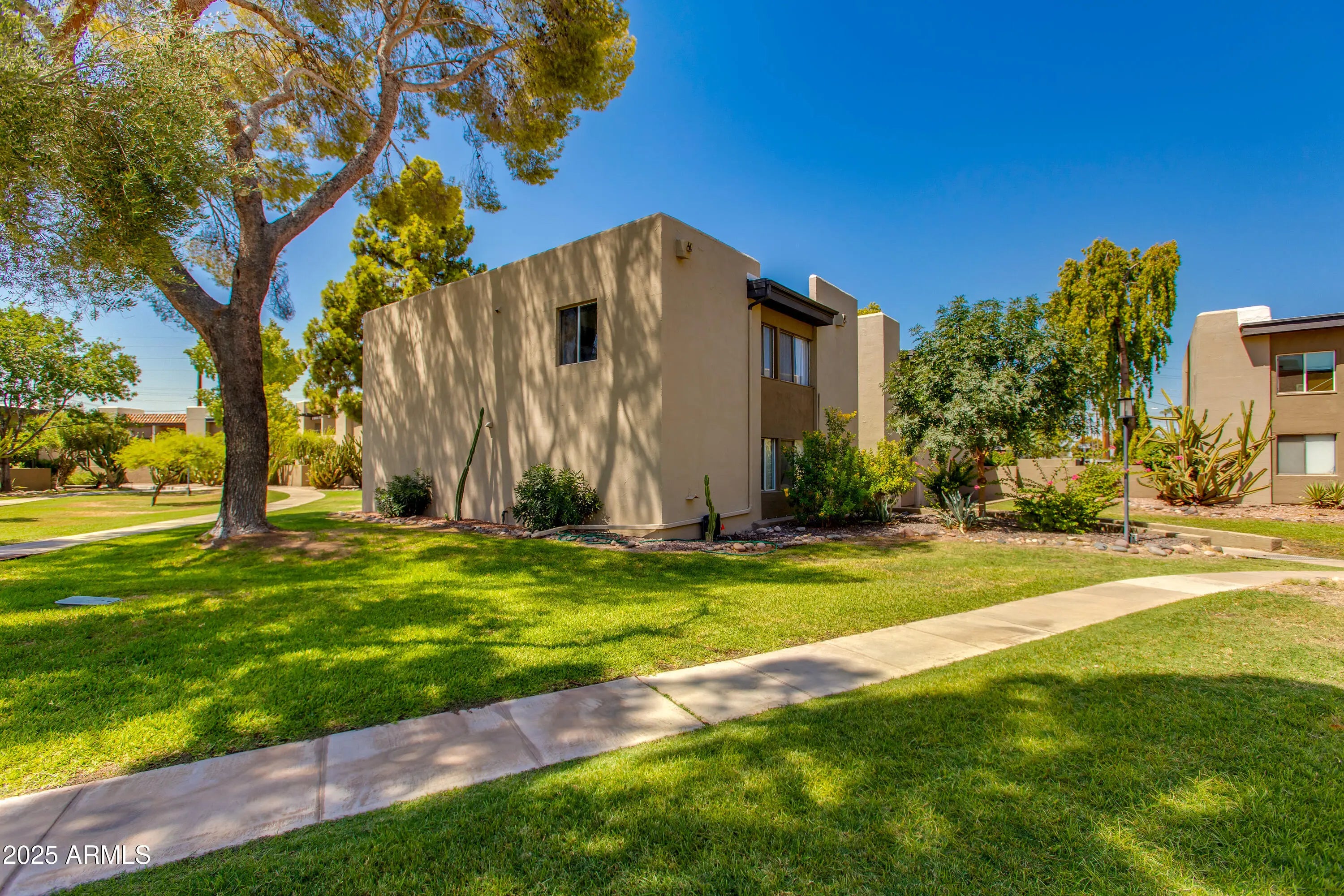 Photo of Listing #6988912