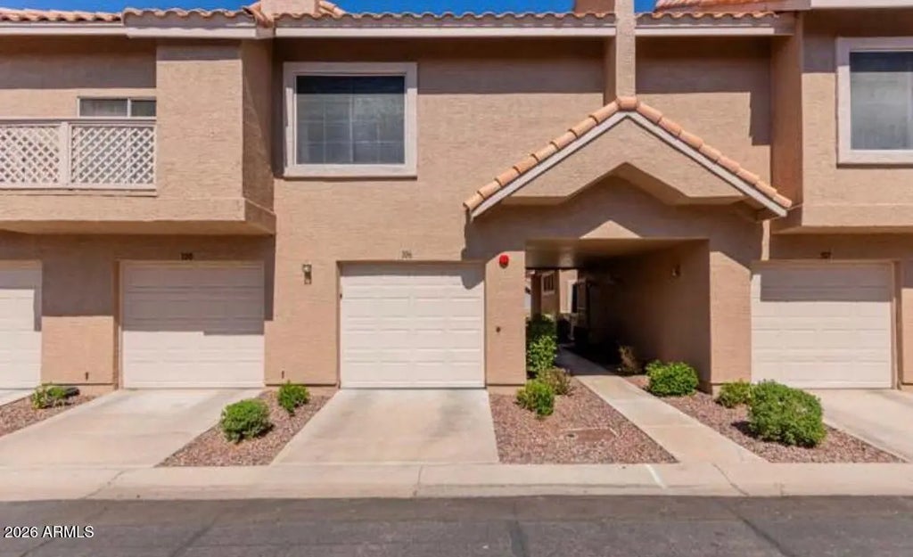 1633 E Lakeside Drive (unit 106), Gilbert