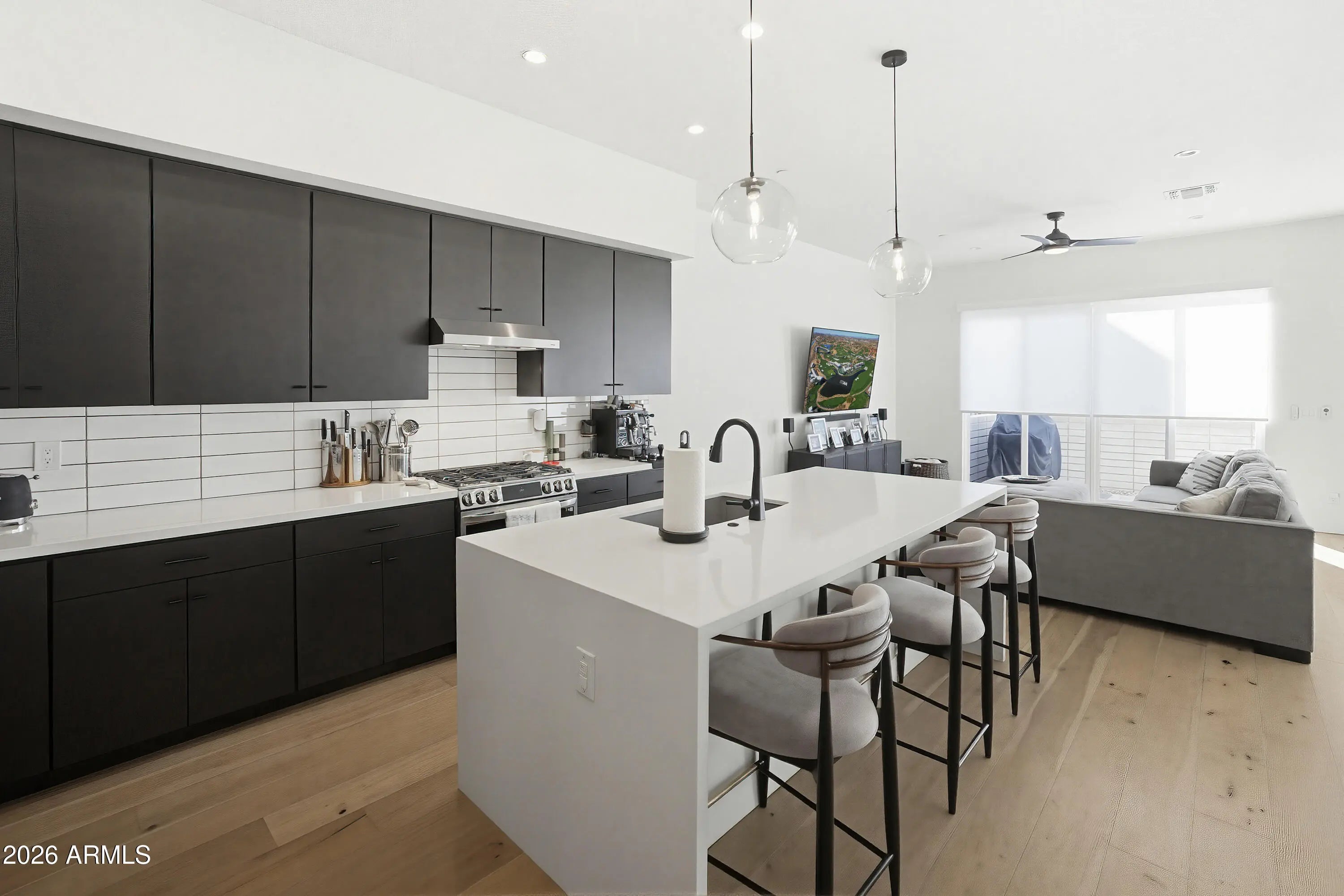 Photo of Listing #6989843