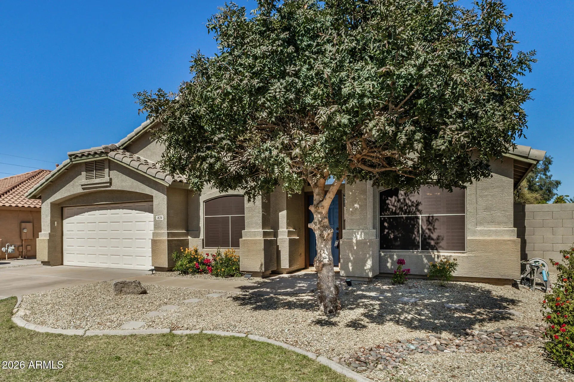 Photo of Listing #6989952