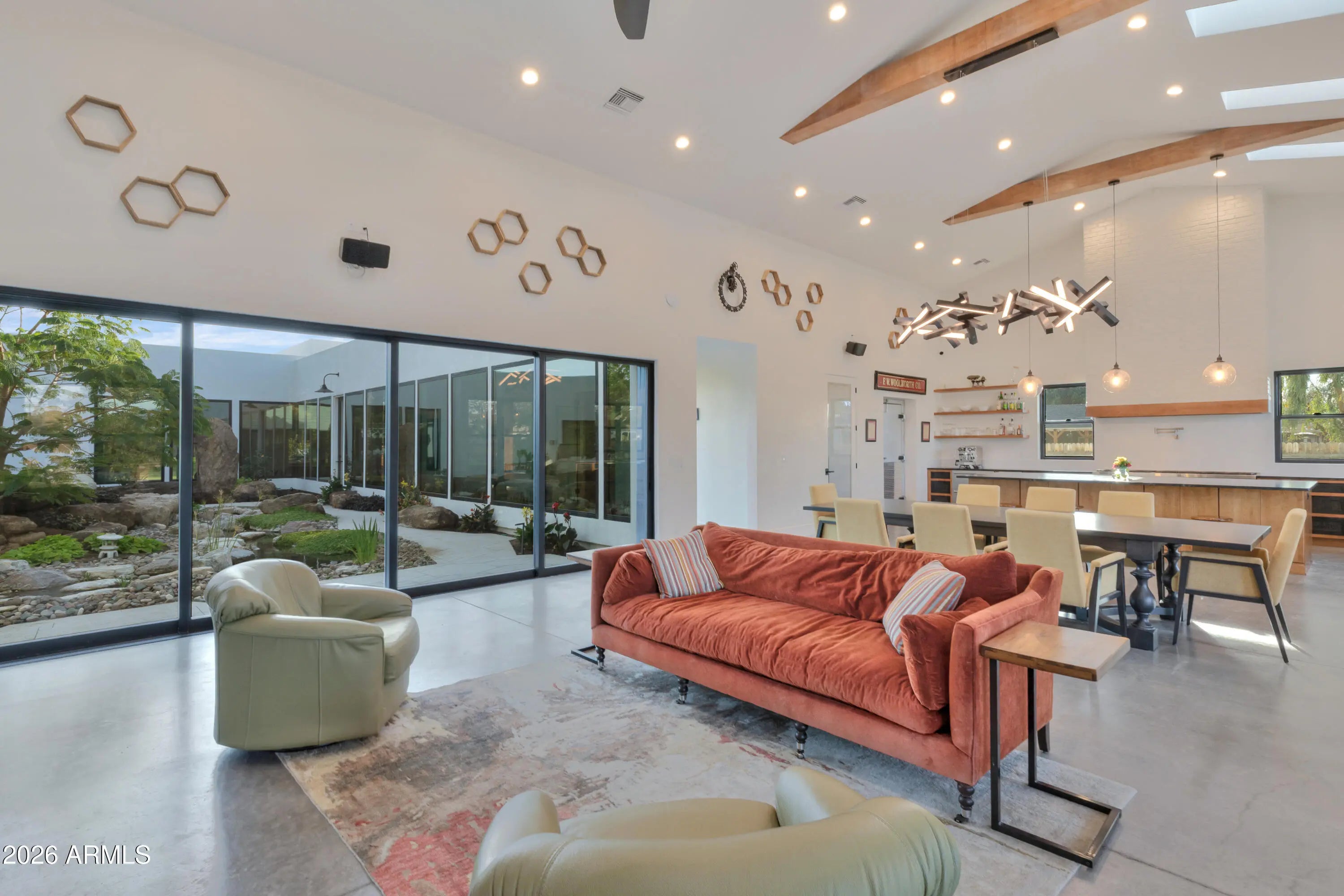 Photo of Listing #6989595