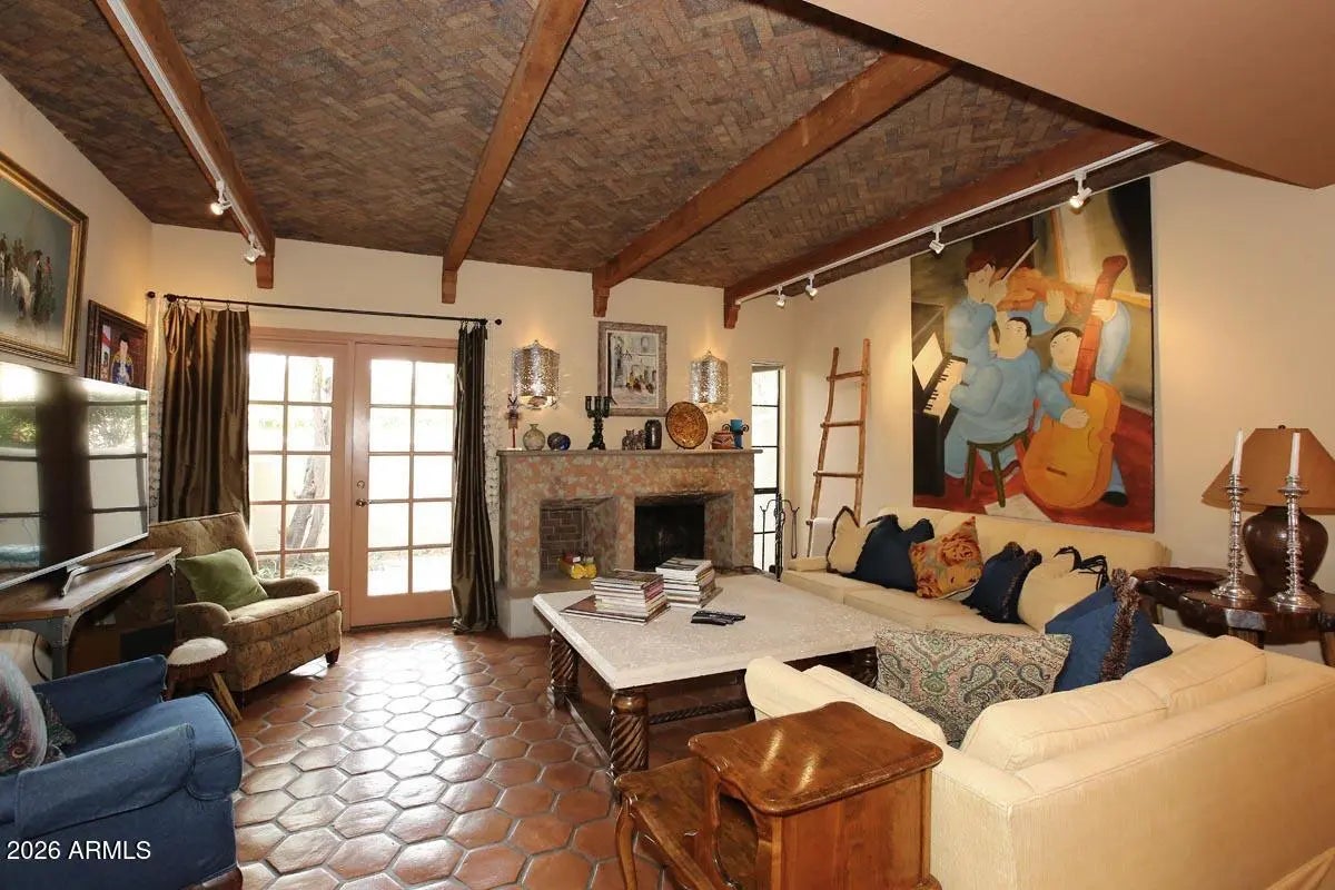 Photo of Listing #7002508