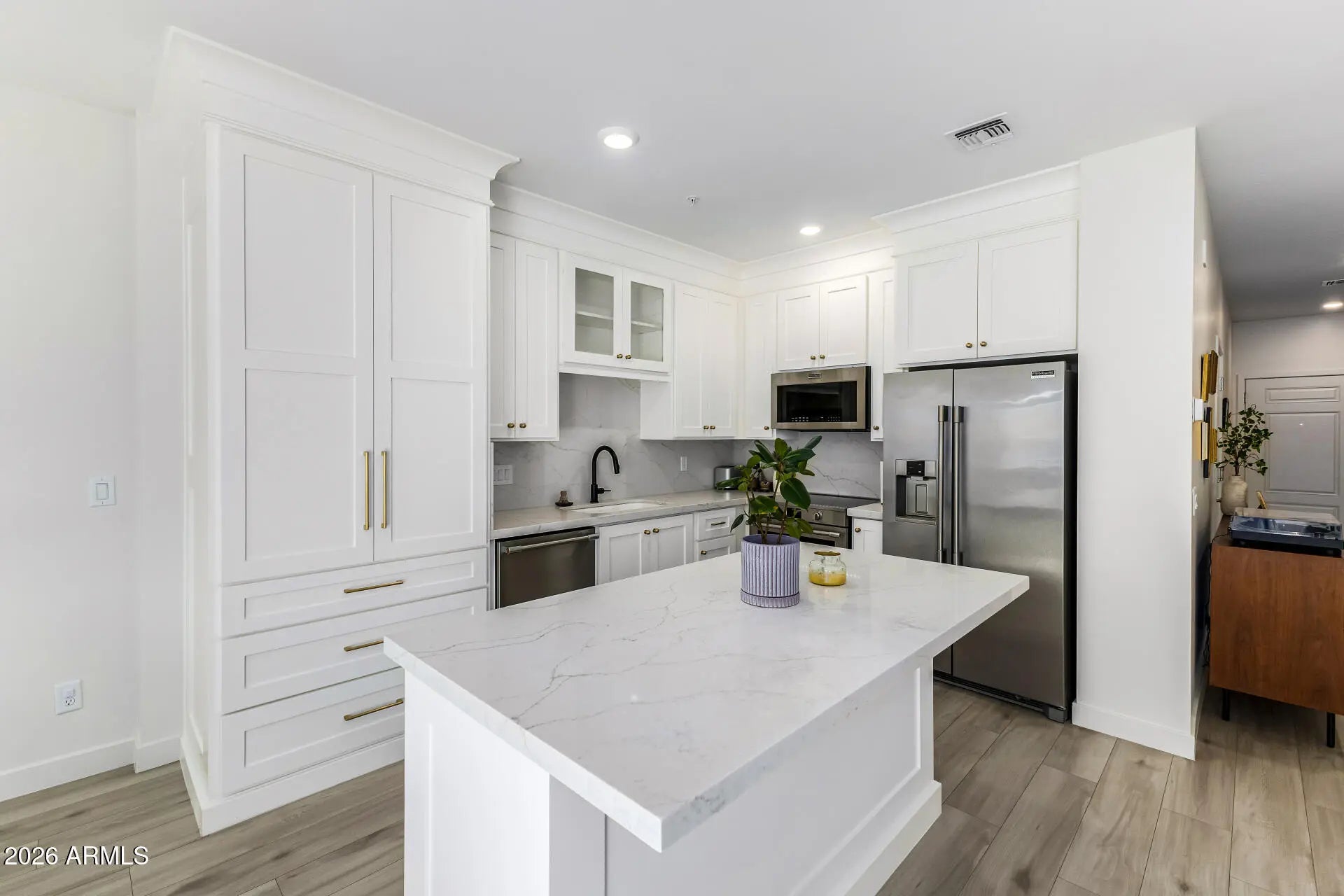 Photo of Listing #6996133