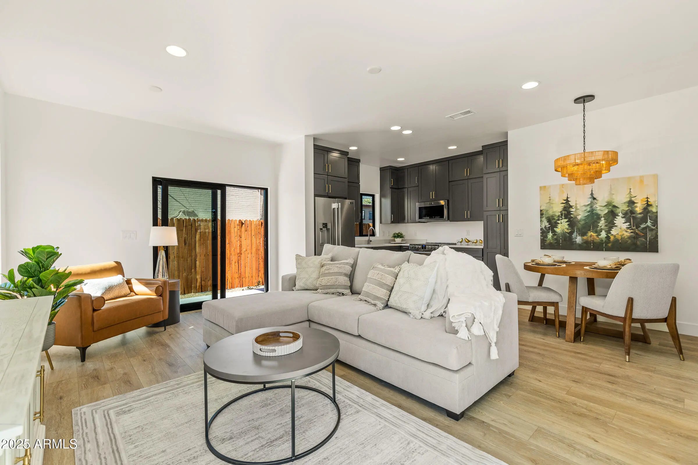 Photo of Listing #6990812