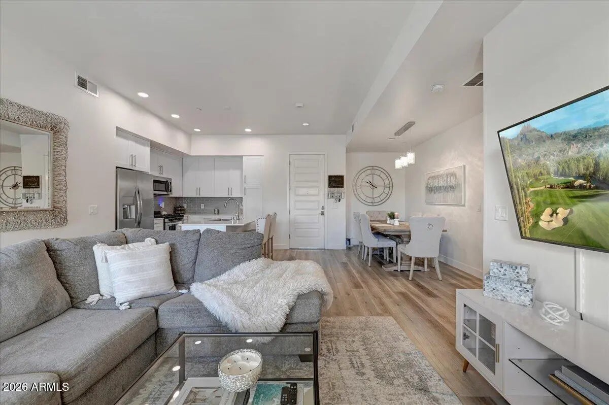 Photo of Listing #6997259