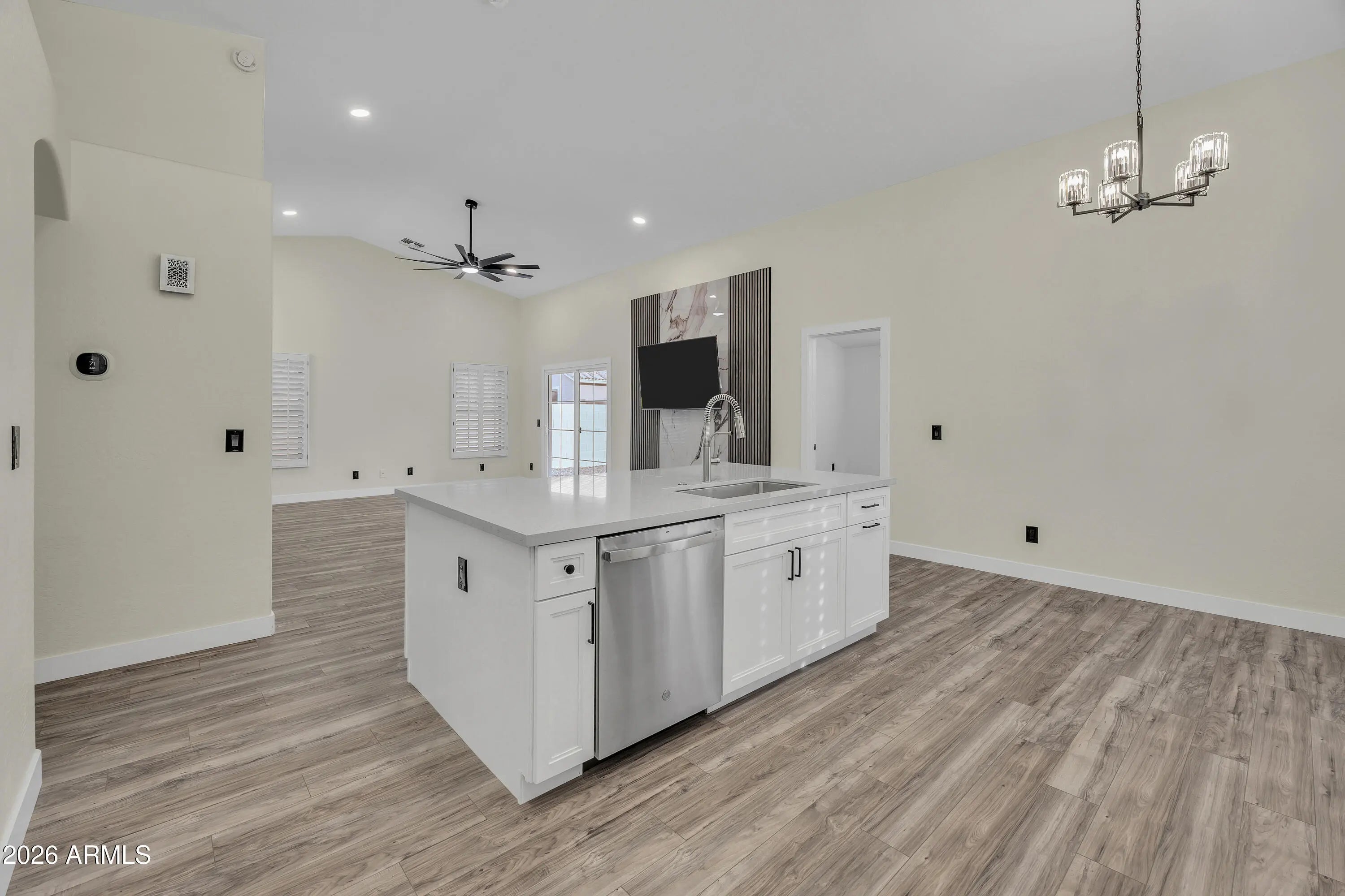 Photo of Listing #6990322