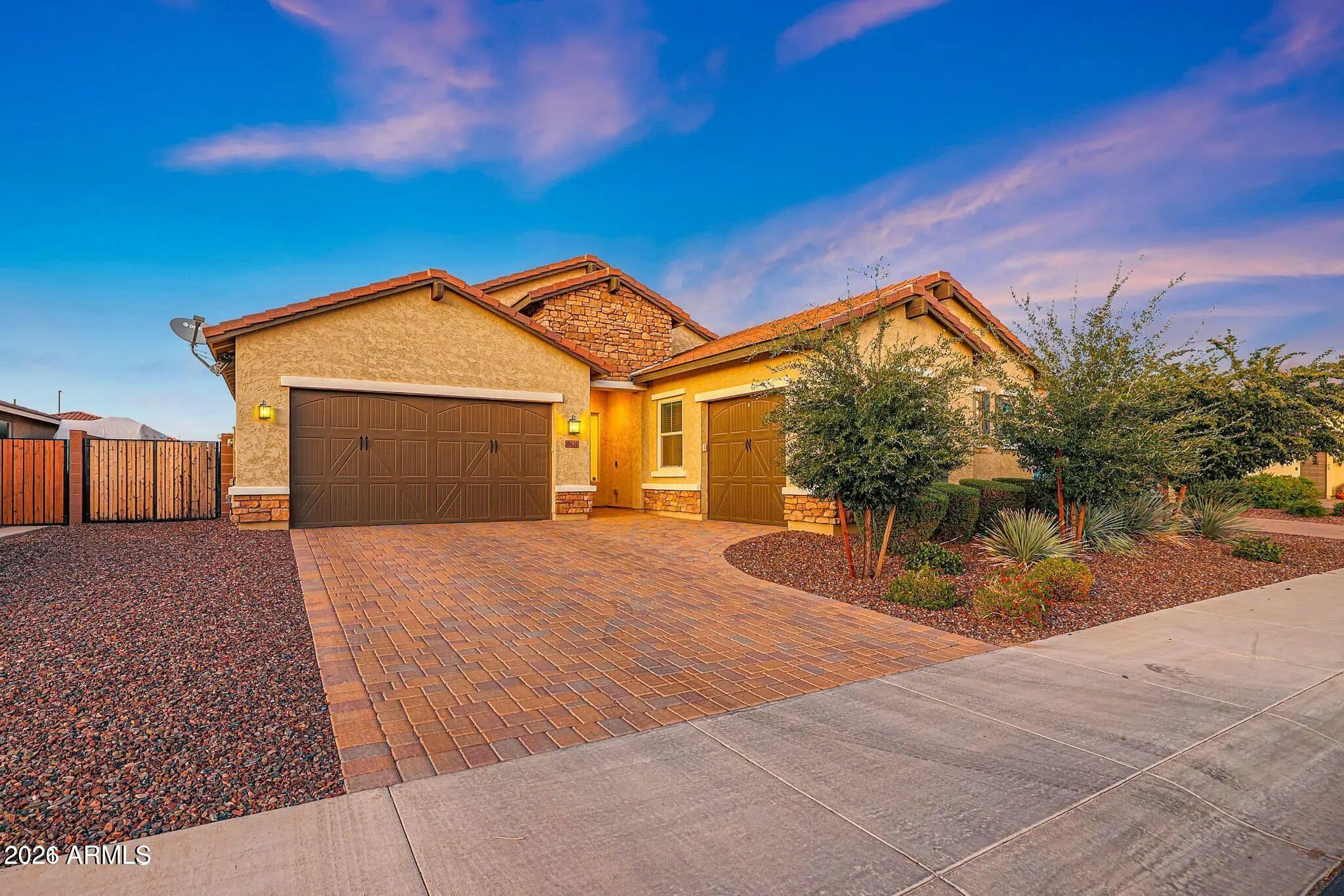 Photo of Listing #6990675