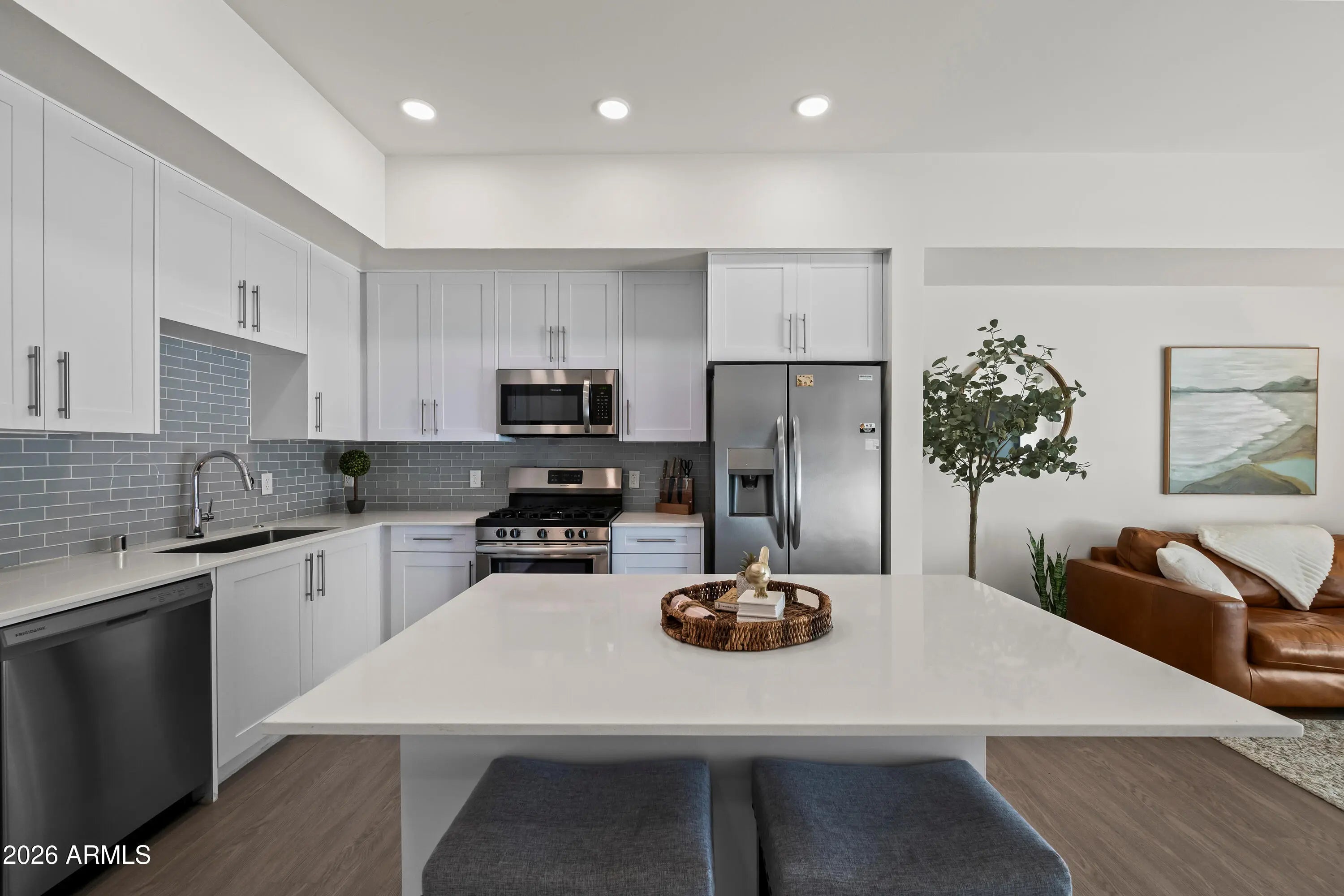 Photo of Listing #6990857