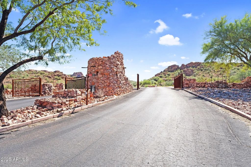 26623 N El Pedregal Circle (unit 3), Queen Creek