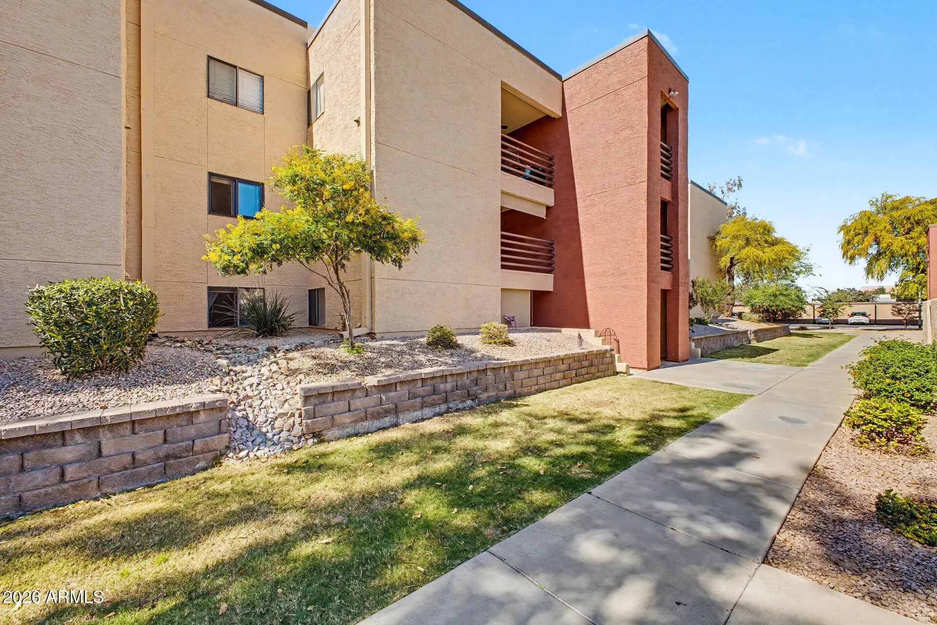 Photo of Listing #6998869