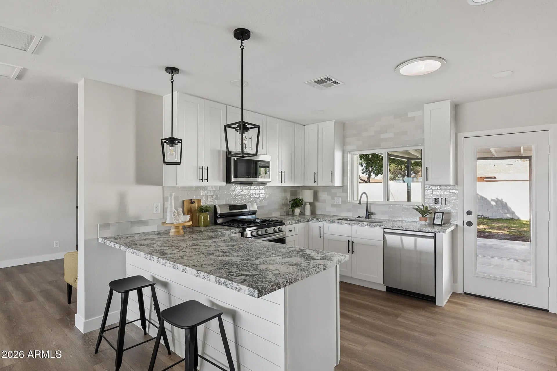 Photo of Listing #6994708