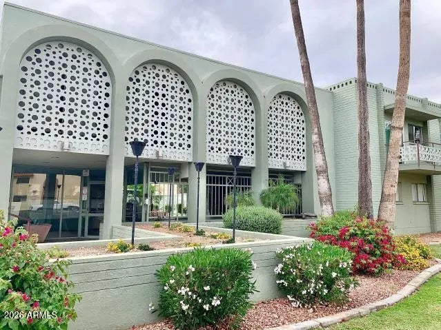 Photo of Listing #6992410