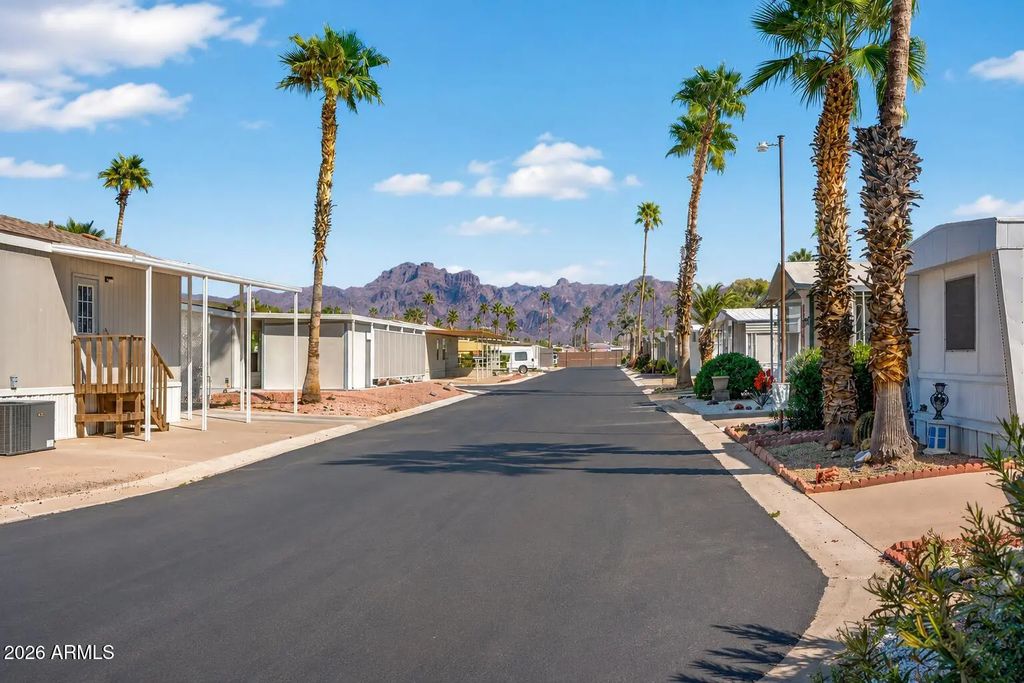 202 N Meridian Road (unit 220), Apache Junction