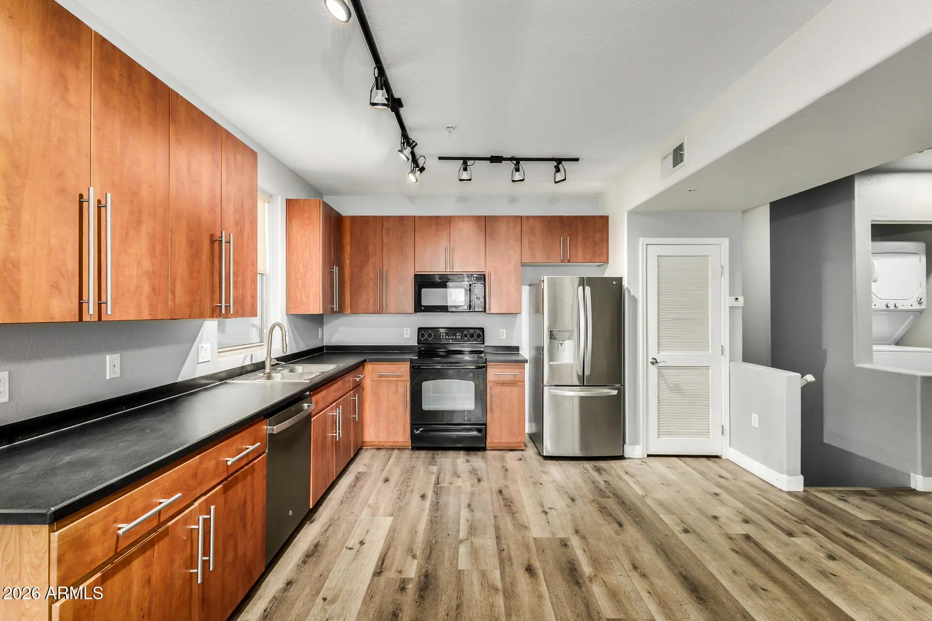 Photo of Listing #6993272