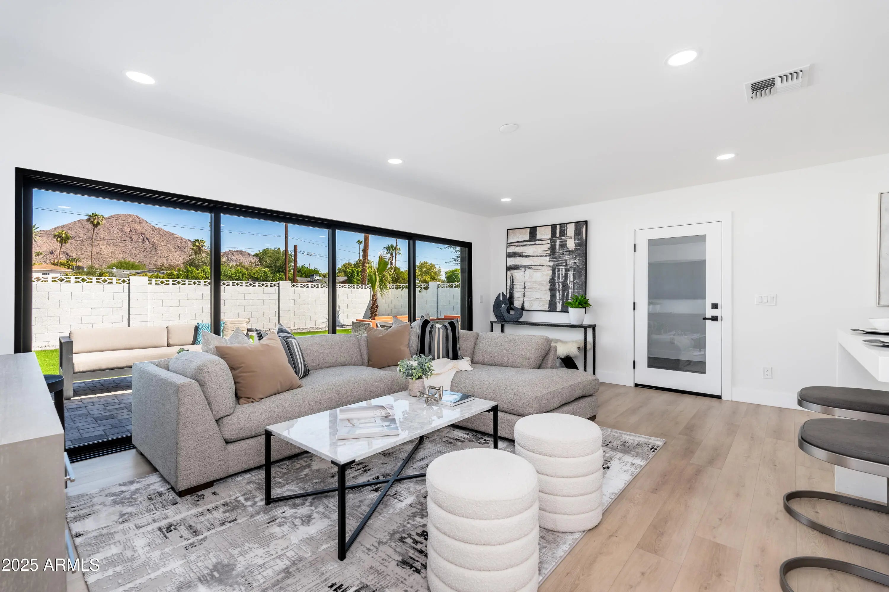 Photo of Listing #6994689