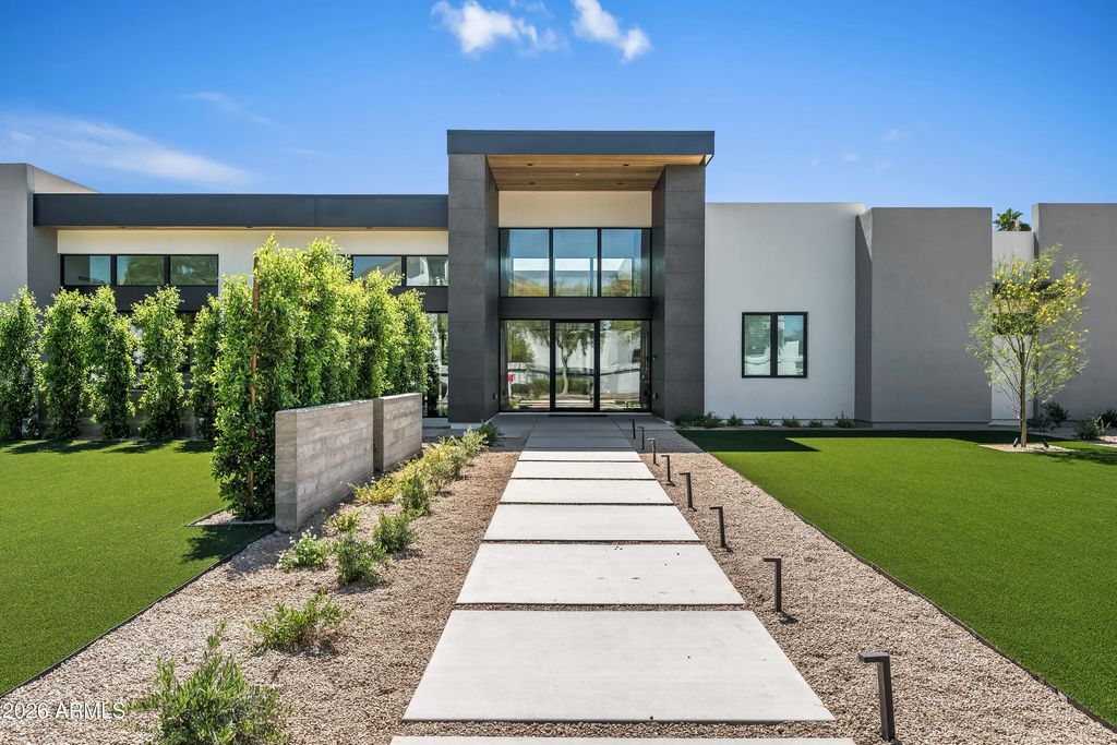 10420 N 64th Place, Paradise Valley