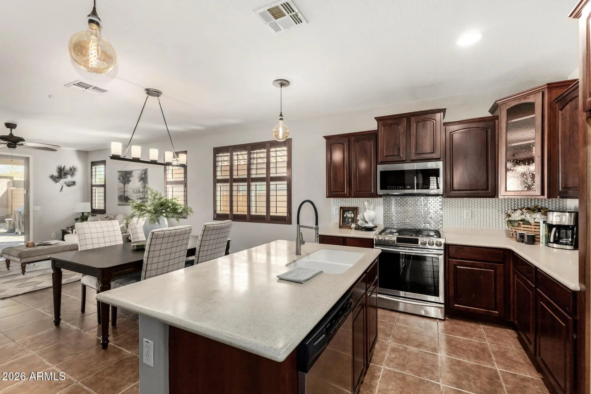 Photo of Listing #6994324