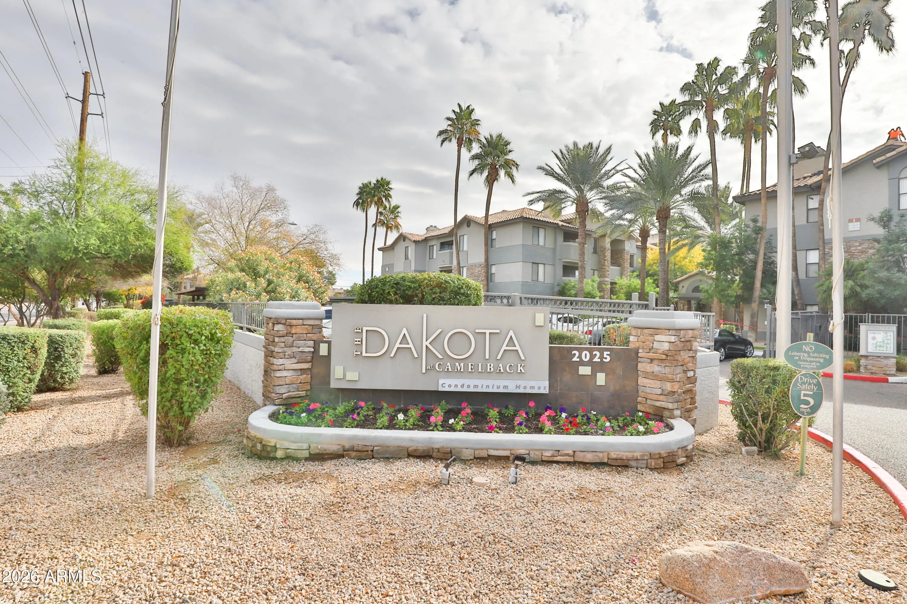 Photo of Listing #6996262