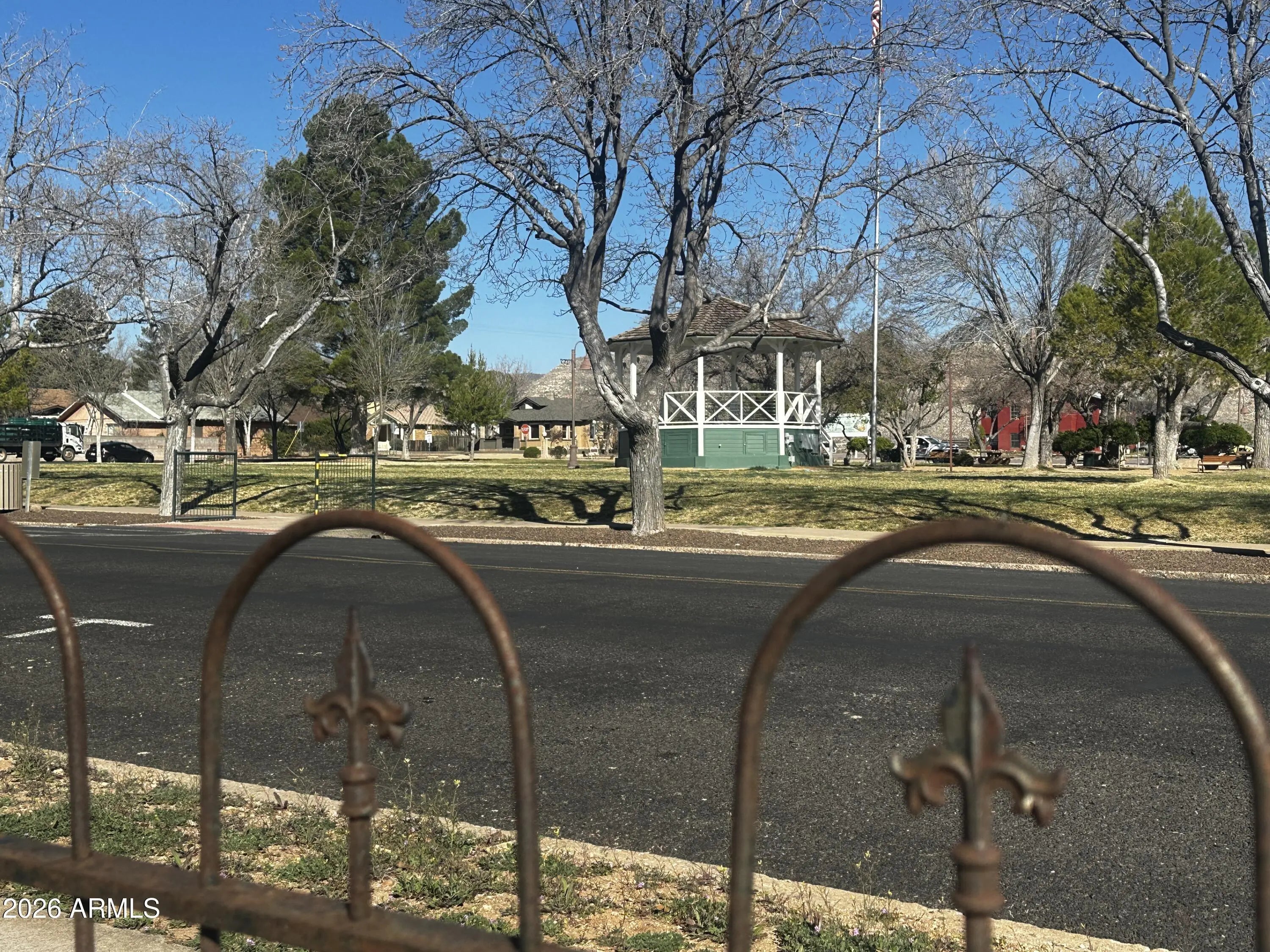 Photo of Listing #6996478