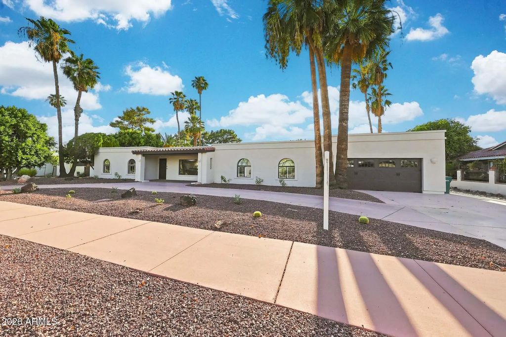 1124 N Villa Nueva Drive, Litchfield Park