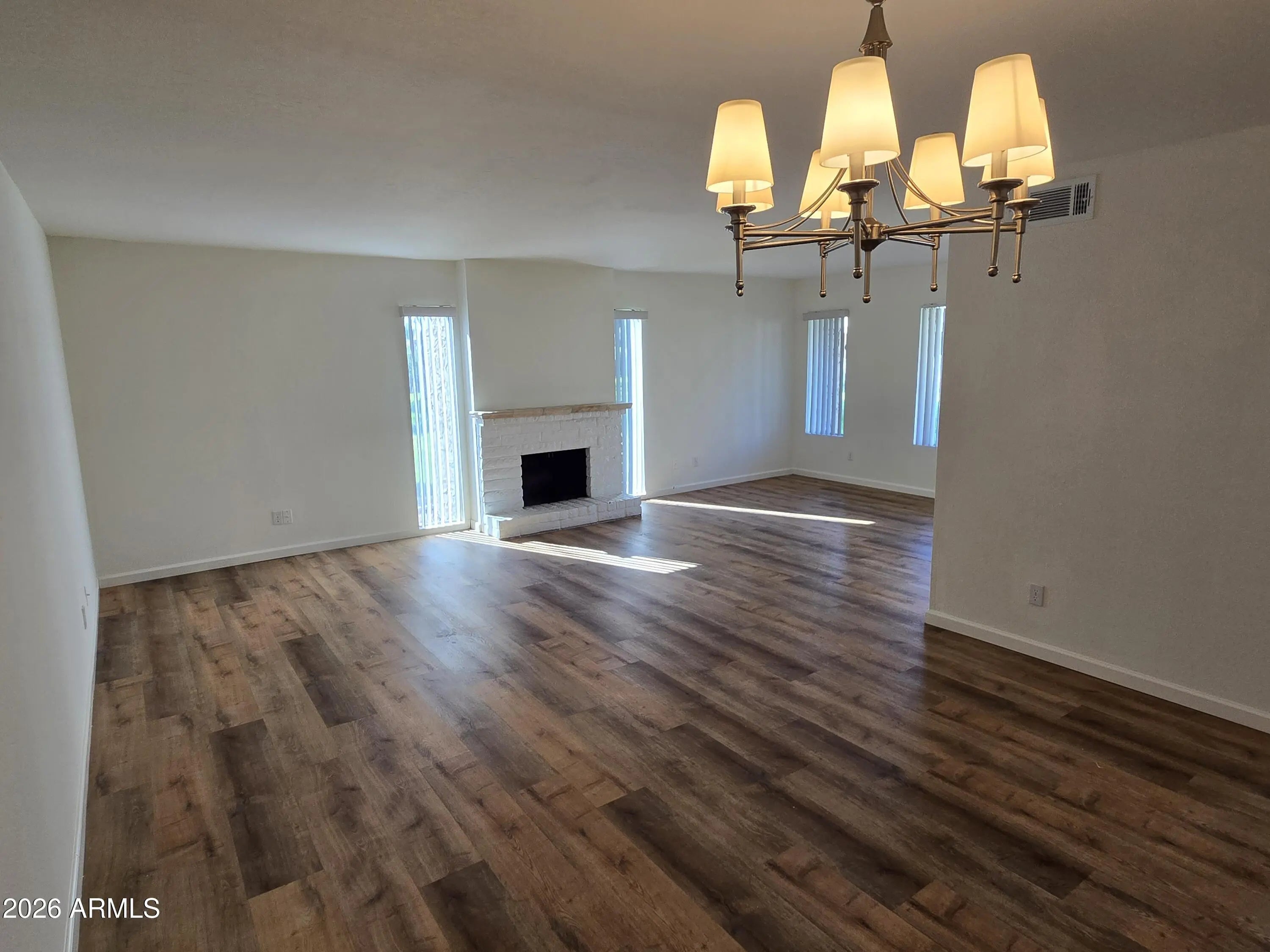 Photo of Listing #6998231