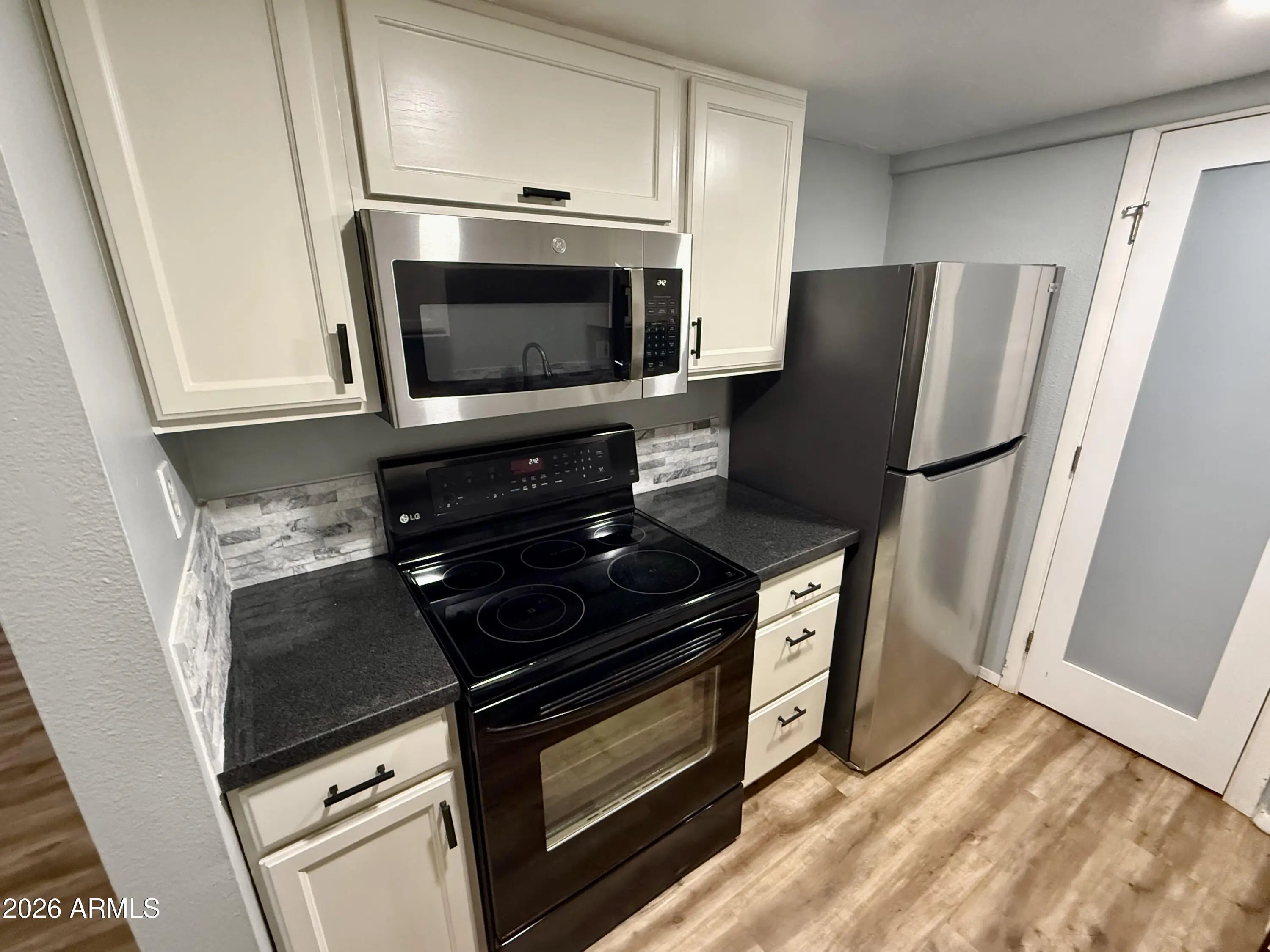 Photo of Listing #6995441