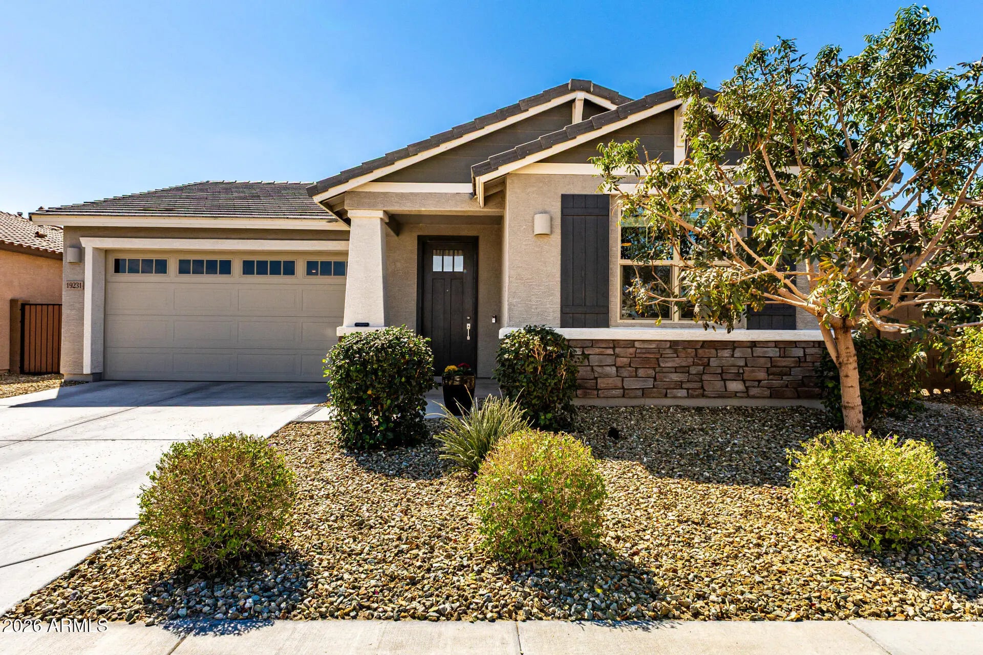 Photo of Listing #6996851