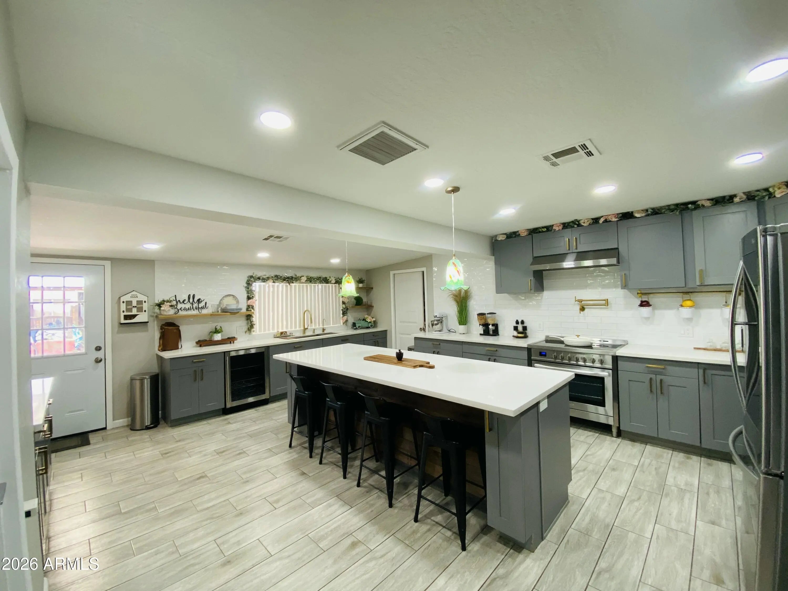 Photo of Listing #6998409