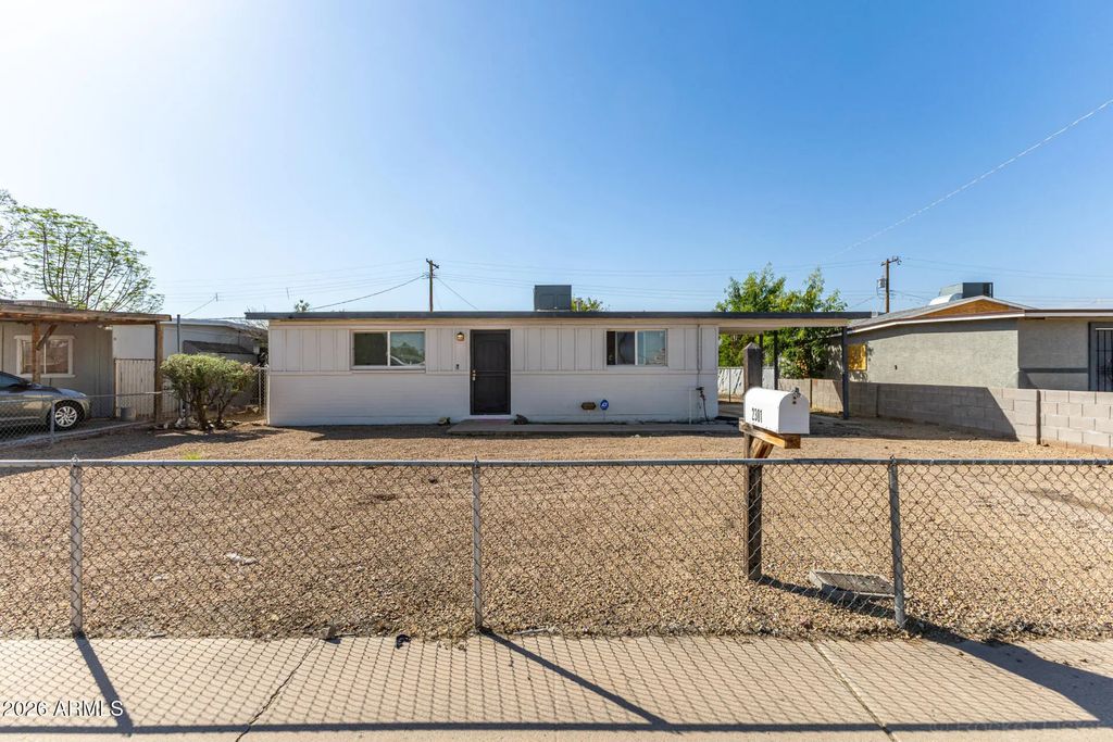 2301 E Lynne Lane, Phoenix