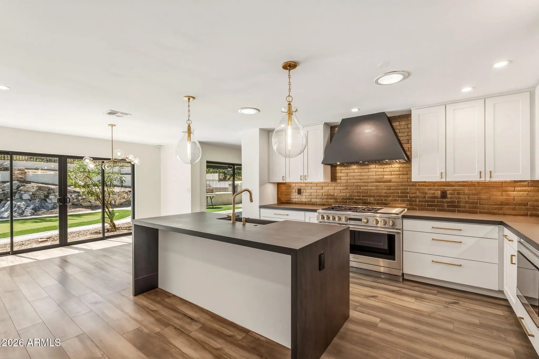 Photo of Listing #6998973