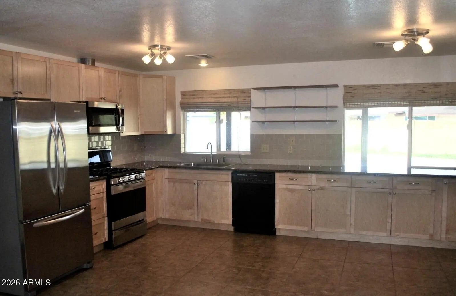 Photo of Listing #6996457