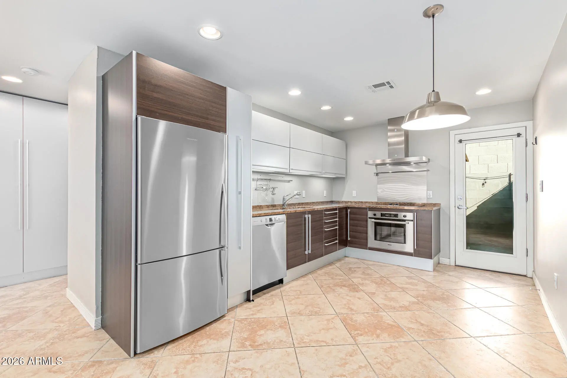 Photo of Listing #6996517