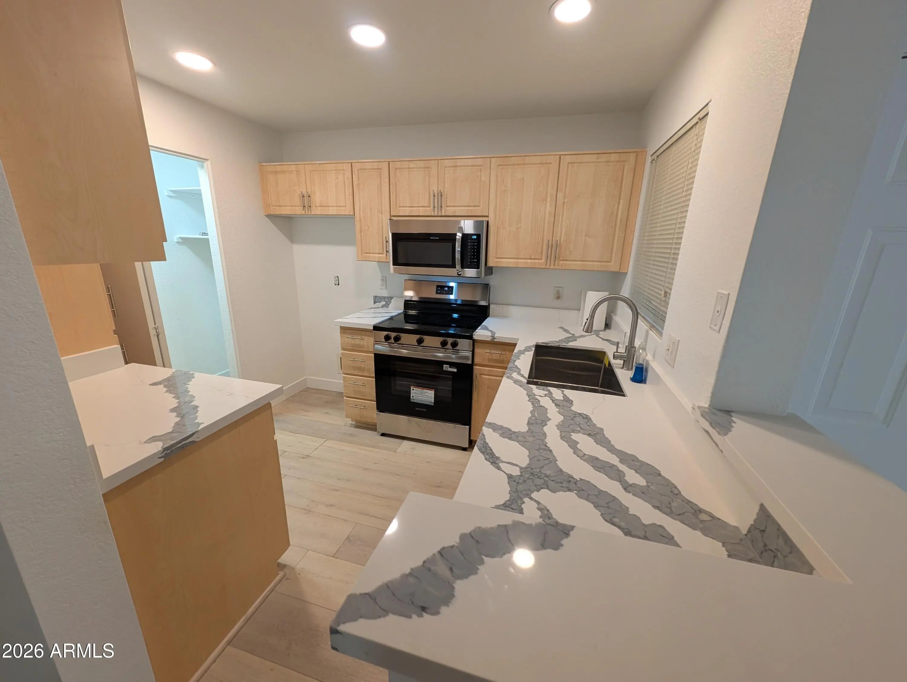 Photo of Listing #6996560