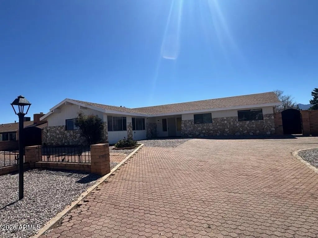 Photo of Listing #6996755