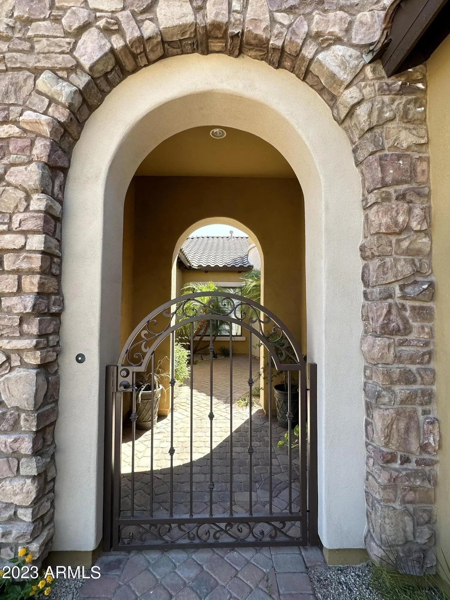 Photo of Listing #6996656