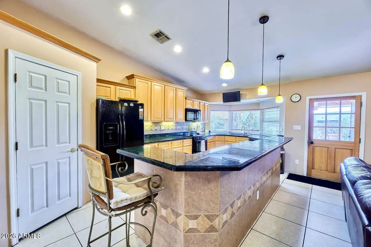 Photo of Listing #6997195