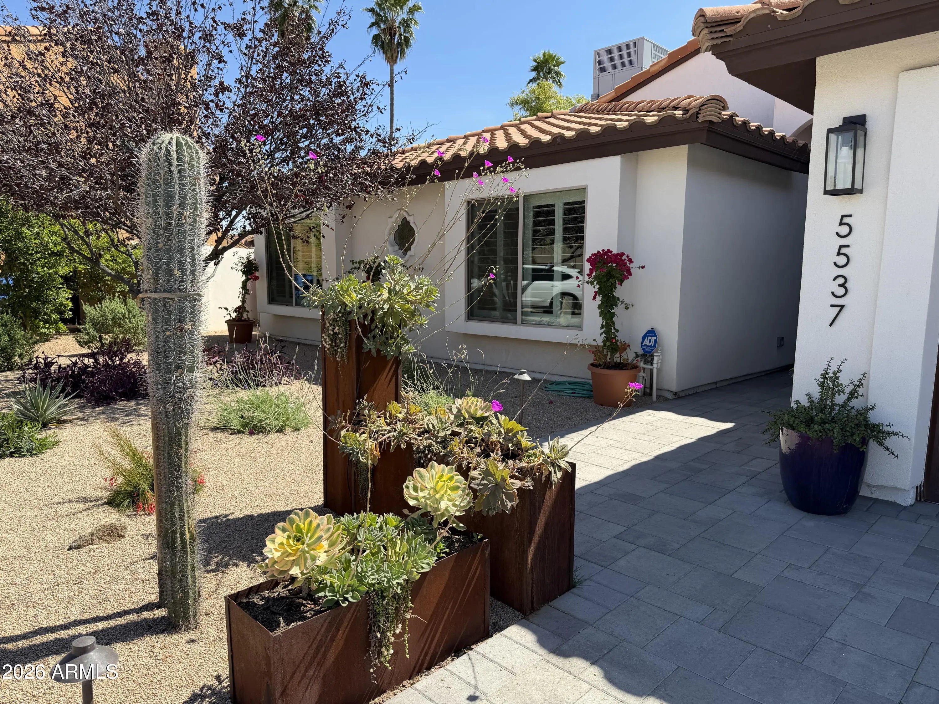 Photo of Listing #7000756